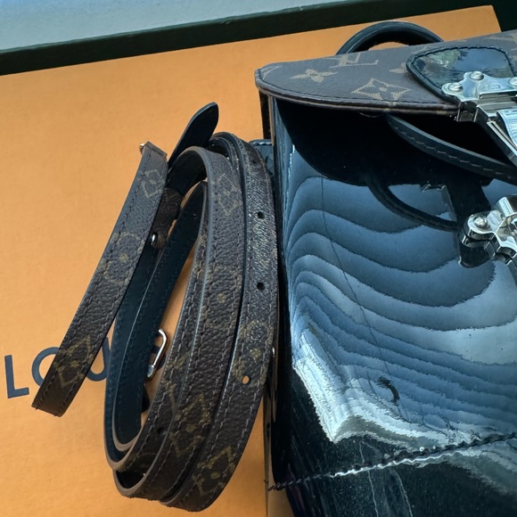 Louis Vuitton Patent Monogram Hot Springs mini backpack in Black🖤 - Picture 6 of 9